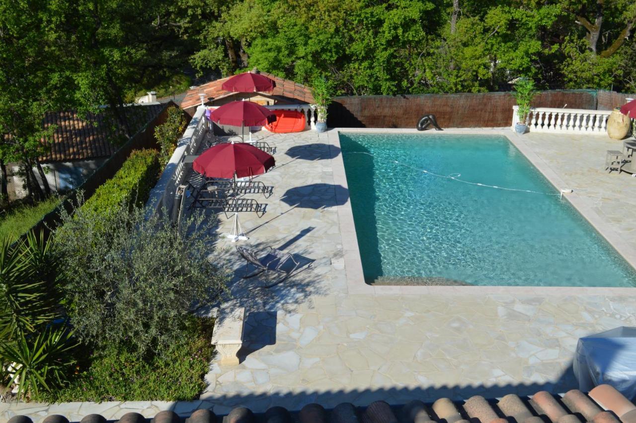 Villa Jalna Chambre, Suites Et Appartement Roquefort Les Pins Exterior foto
