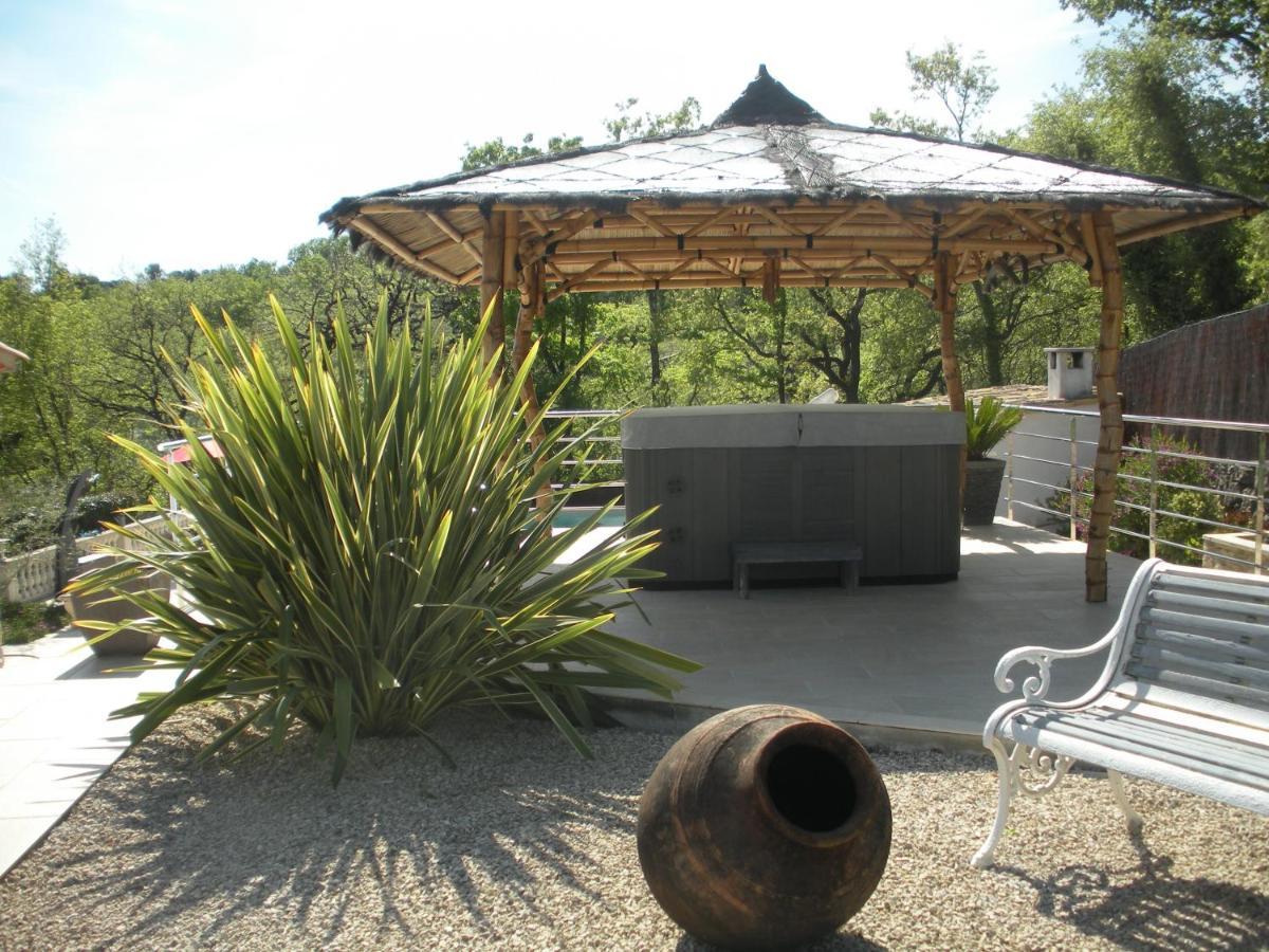 Villa Jalna Chambre, Suites Et Appartement Roquefort Les Pins Exterior foto