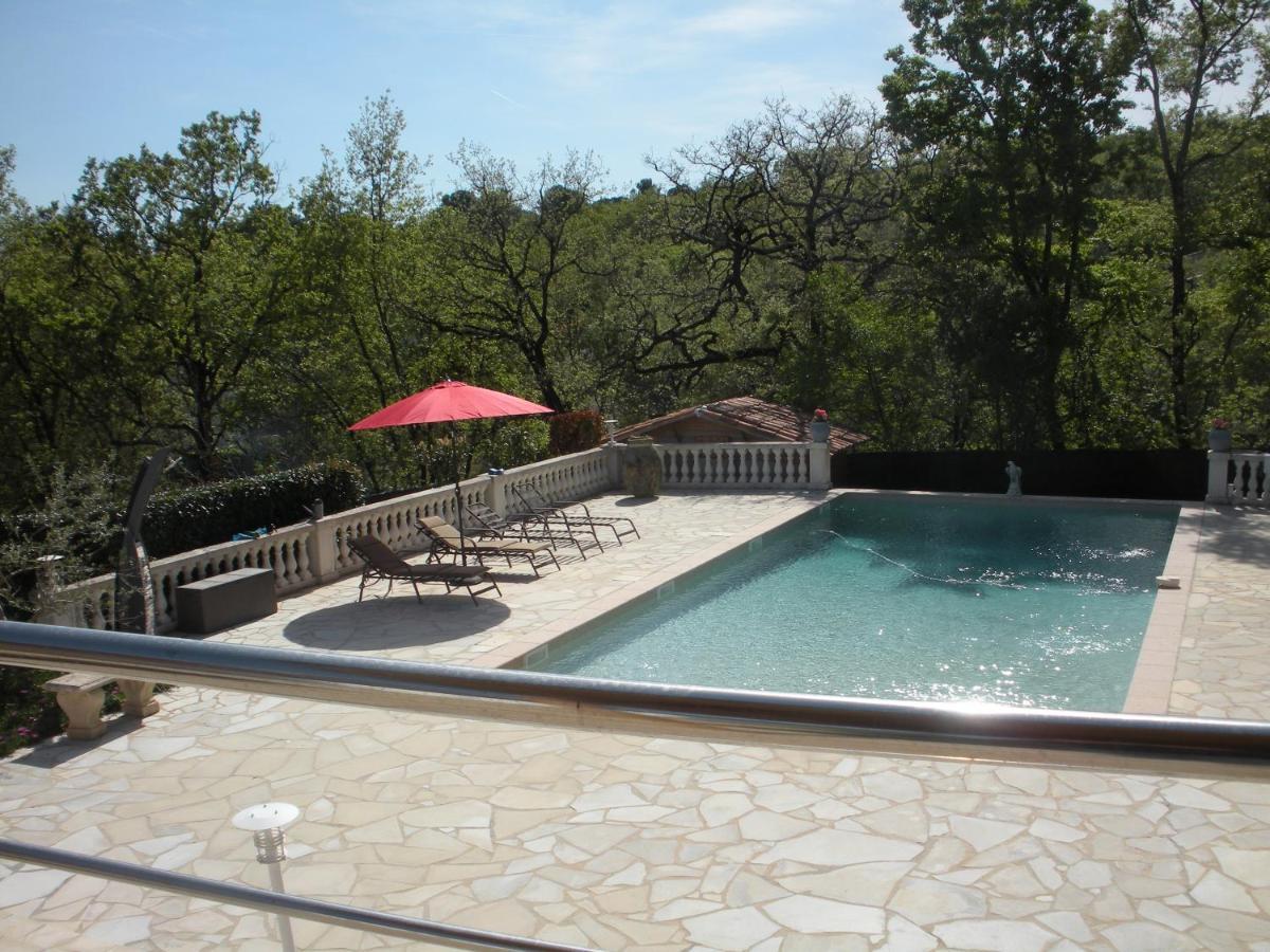 Villa Jalna Chambre, Suites Et Appartement Roquefort Les Pins Exterior foto