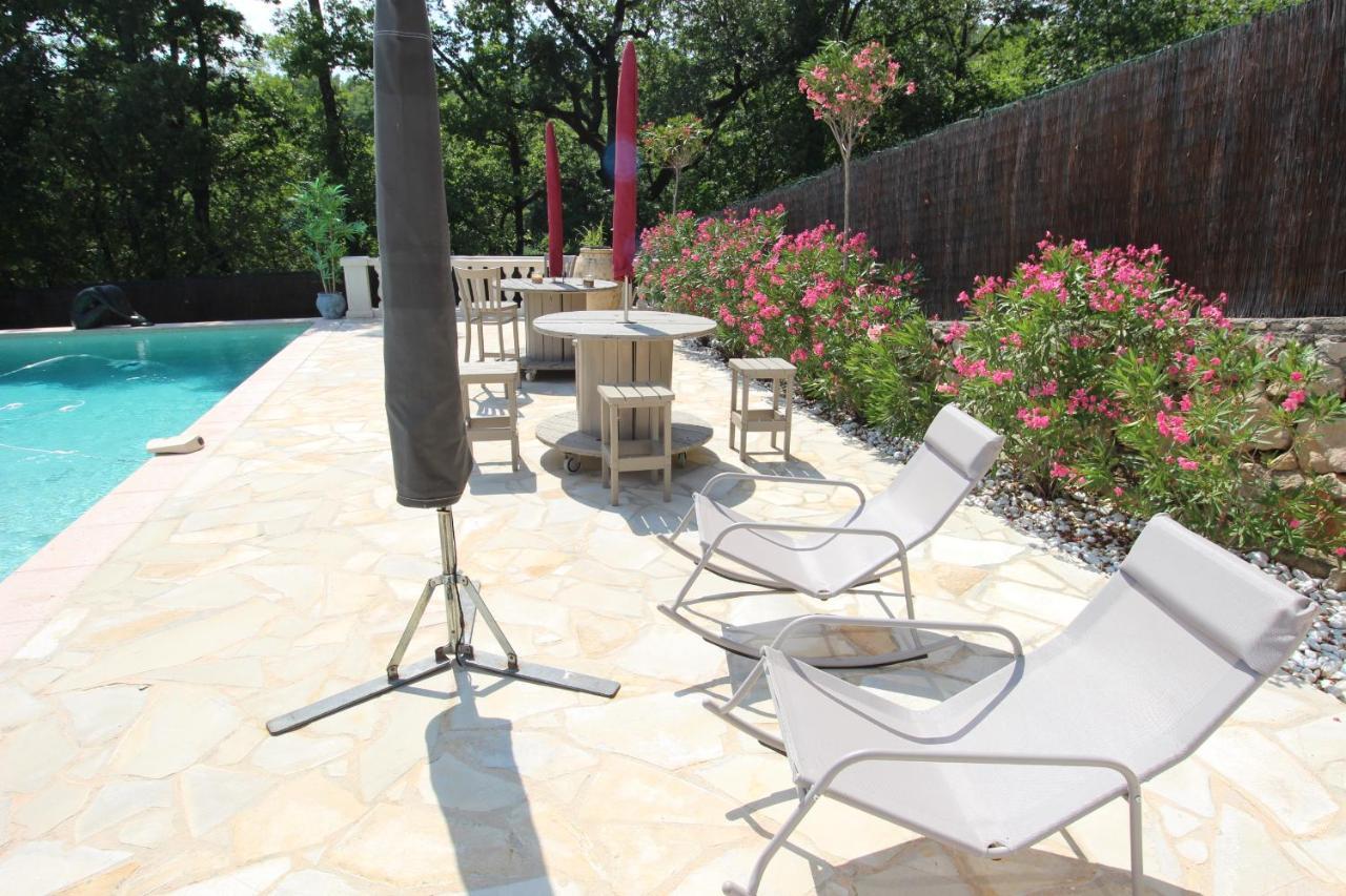 Villa Jalna Chambre, Suites Et Appartement Roquefort Les Pins Exterior foto